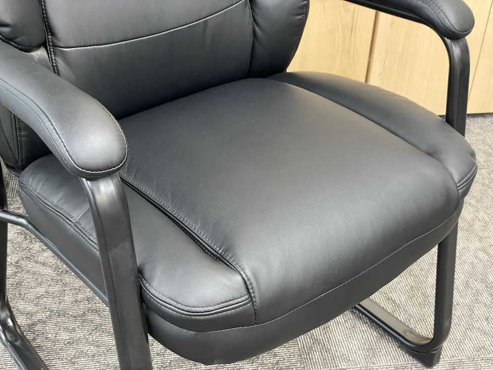 InStock Chairs Big & Tall 400 lb Capacity Bariatric Black Leather Guest Chair